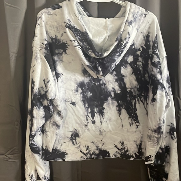 New York crop top hoodie 🆕 - Picture 2 of 3